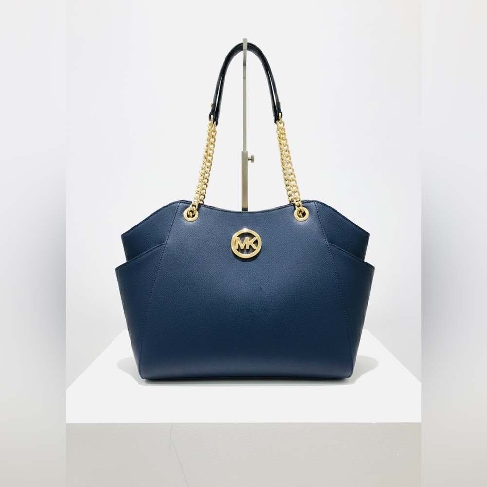 Michael Kors Navy Blue  Saffiano Leather Jet Set shoulder bag w Gold Chain Bag